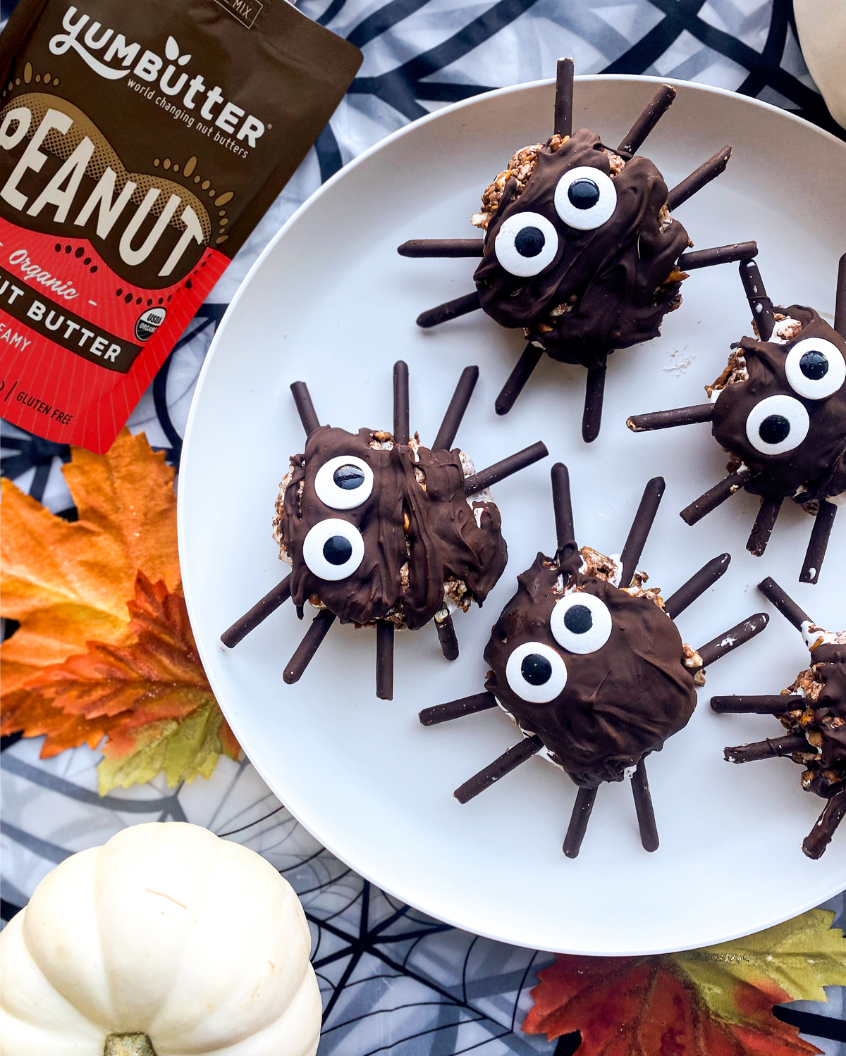Halloween Treats: Peanut Butter Rice Crispy Spider Treats